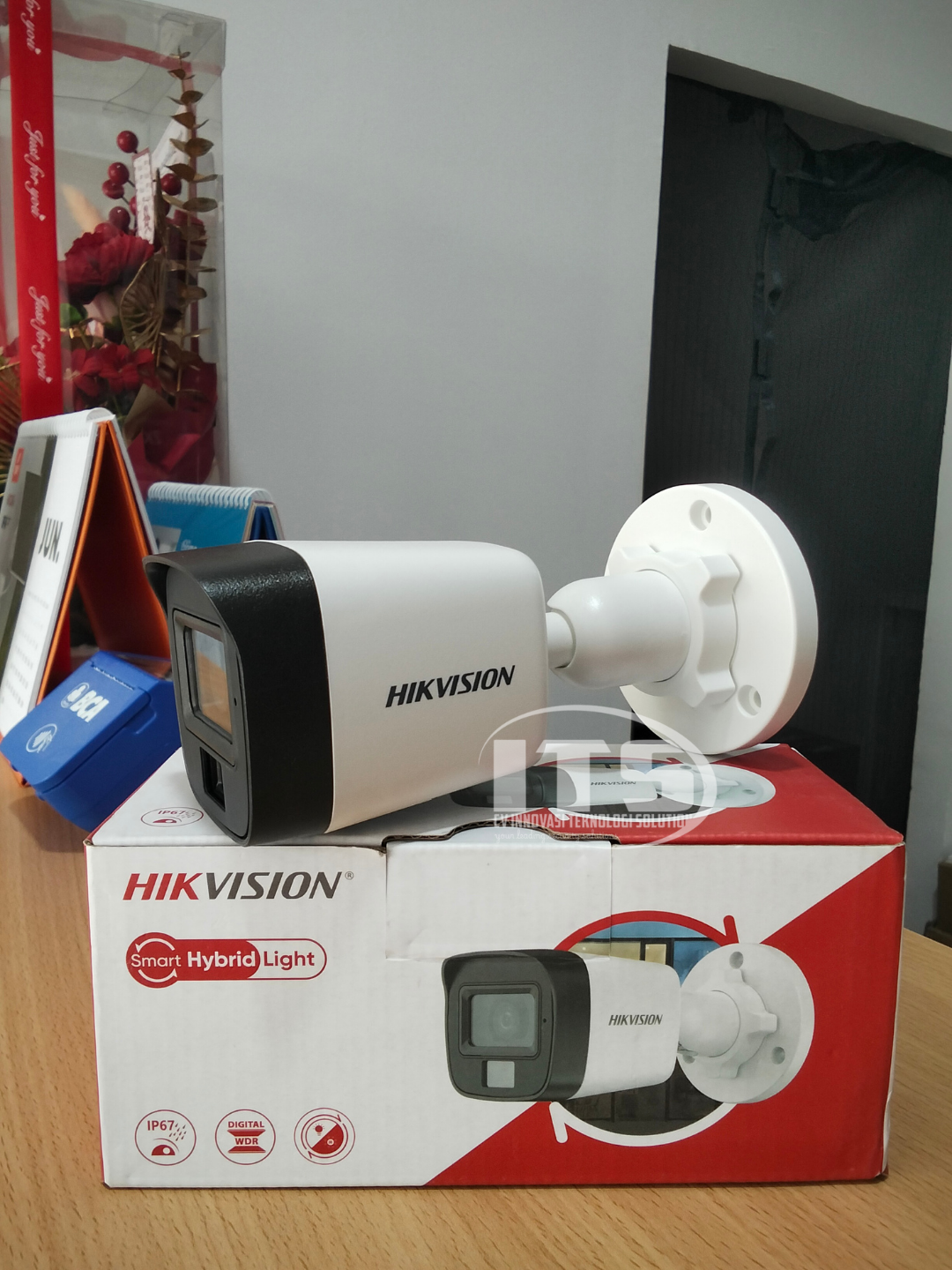 HIKVISION DS-2CE16D0T-EXLPF 2MP OUTDOOR SMART HYBRID LIGHT